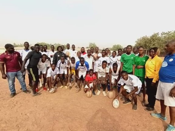 #Cameroon🇨🇲
<a href="/CameroonXiii/">Cameroon Rugby League XIII</a> currently has 7 active Rugby League Clubs; 
14 teams ( 7 males &amp; 7 females)
The clubs include
- Raiders Rugby League Academy Club
- Panda RLC
- Air Garoua RLC
- Gorilla RLC
- Rock RLC
- Guepard RLC
- Sahel RLC
#growrugbyleague
#rugbyleagueinafrica