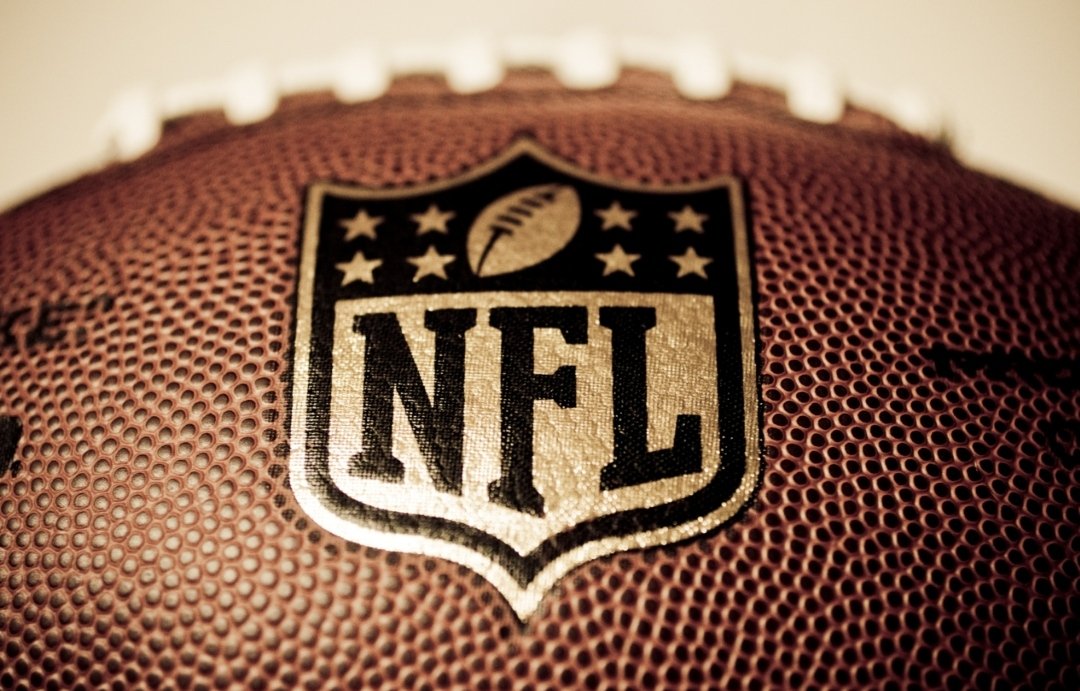 Profesyonel Amerikan futbolu ligi NFL'den #metaverse hamlesi geldi. İlk resmi lisanslı sanal gerçeklik başlıkları ile NFL, Amerikan futbolu deneyimini metaverse’e taşımaya hazırlanıyor.