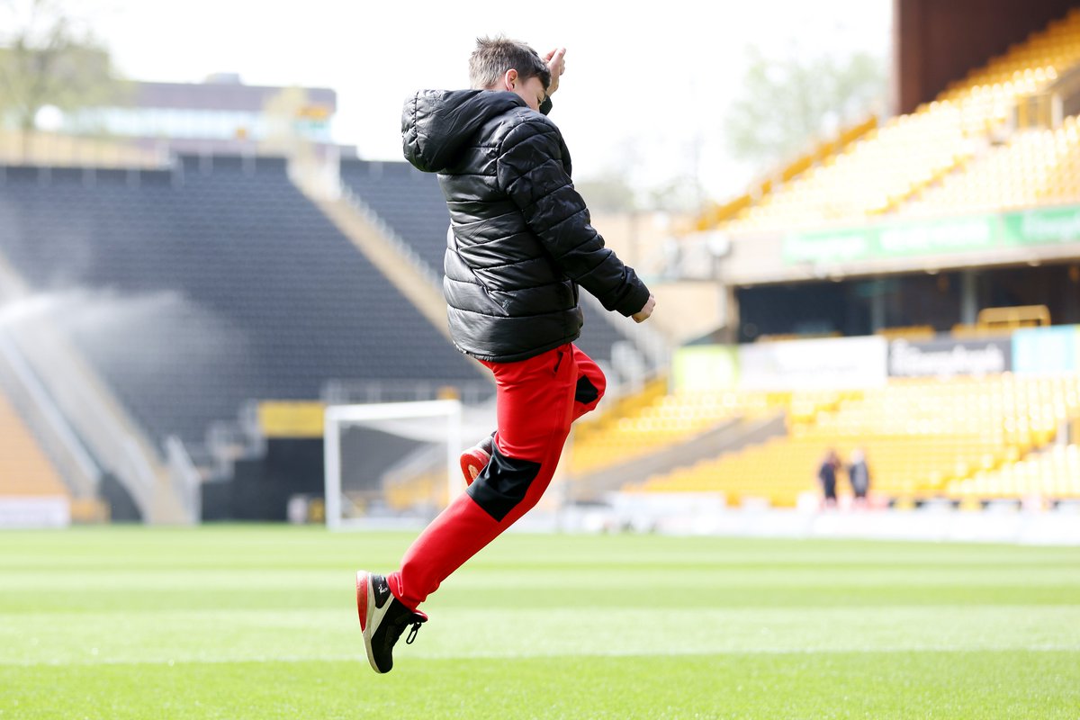 Young_Wolves's tweet photo. I get knocked down, but I get up again πβ½οΈ
#WolvesOTS https://t.co/tnbnpcOFc8