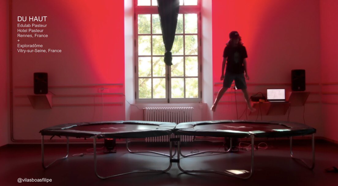 VilasBoasFilipe's tweet photo. J’ai aussi insisté sur l’implication du corps dans l’apprentissage avec le projet de trampoline interactif que je développe à l’#edulabPasteur @HotelPasteur — conçu initialement en résidence @Exploradome où j’avais proposé des manips sur le thème de la physique #STEAMulate https://t.co/JC52H7Uh5t