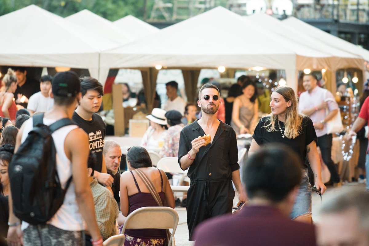 plenggg's tweet photo. Weekendนี้มีงาน #MadFaceFoodWeek ที่Sansiri Backyard เทศกาลอาหารสุดปัง ในตีม Summer Food Coma หรือจะจองexclusive dinner 8 coursesโดยเชฟชื่อดังก็ได้ค่ะ 4pm-10pm 2วันเท่านั้น มีลานจอดรถ สัตว์เลี้ยงเข้าได้ *อย่าลืมเตรียมผลจตรวจATKใน 24ช.ม.ด้วยนะคะ @Sansiriplc #YOUAreMadeForLife https://t.co/yNim74wZMf