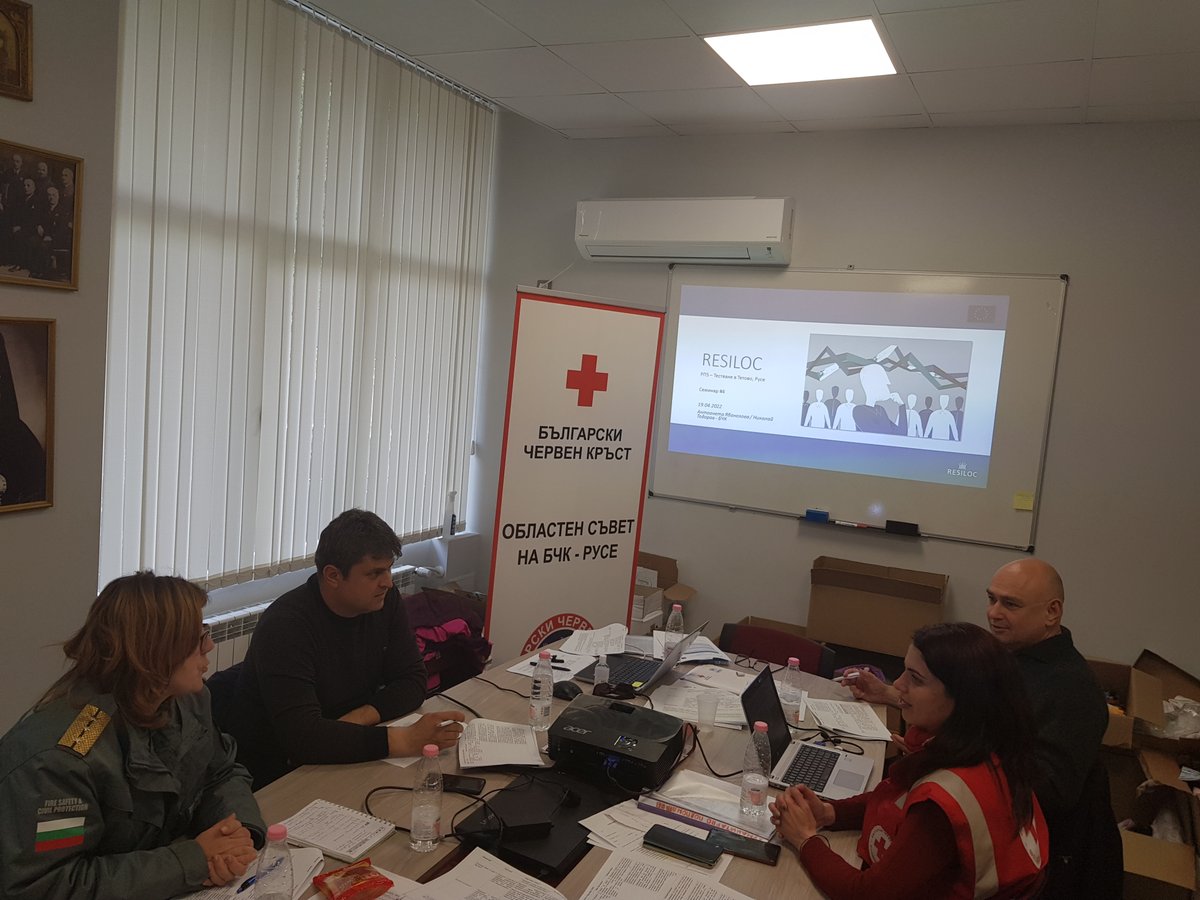 resiloc's tweet photo. The #Tetovo π§π¬ #LocalResilienceTeam (LRT) has successfully completed workshops on understanding the #RESILOC DIP framework & validating relevant resilience indicators & proxies. This enables them to start collecting data for their local resilience assessment. #CommunityResilience https://t.co/AHyGqsckd2