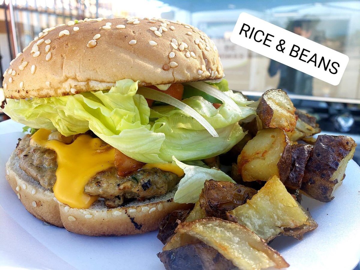Hamburguesas con carne 100% de res.🍔🥩🍟 Ven a probar esta delicia en RICE &amp; BEANS Restaurant-Bar San Felipe Baja México. 
📲(686) 577 1770