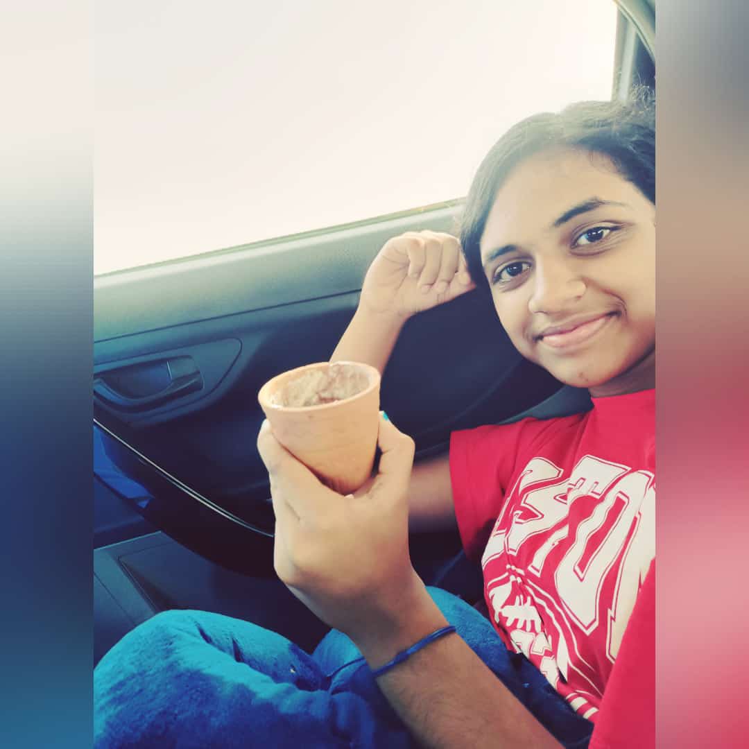 Aashika190810's tweet photo. The whole world is crying for recycling, what an amazing reply to the world! Kulhad, a pure Indian reply/alternate to the world for recycling.#CelebratingEarthday🌏🌱🍃🌎@IHSDubai_1961 #sustainability https://t.co/LDCbOuS3DA