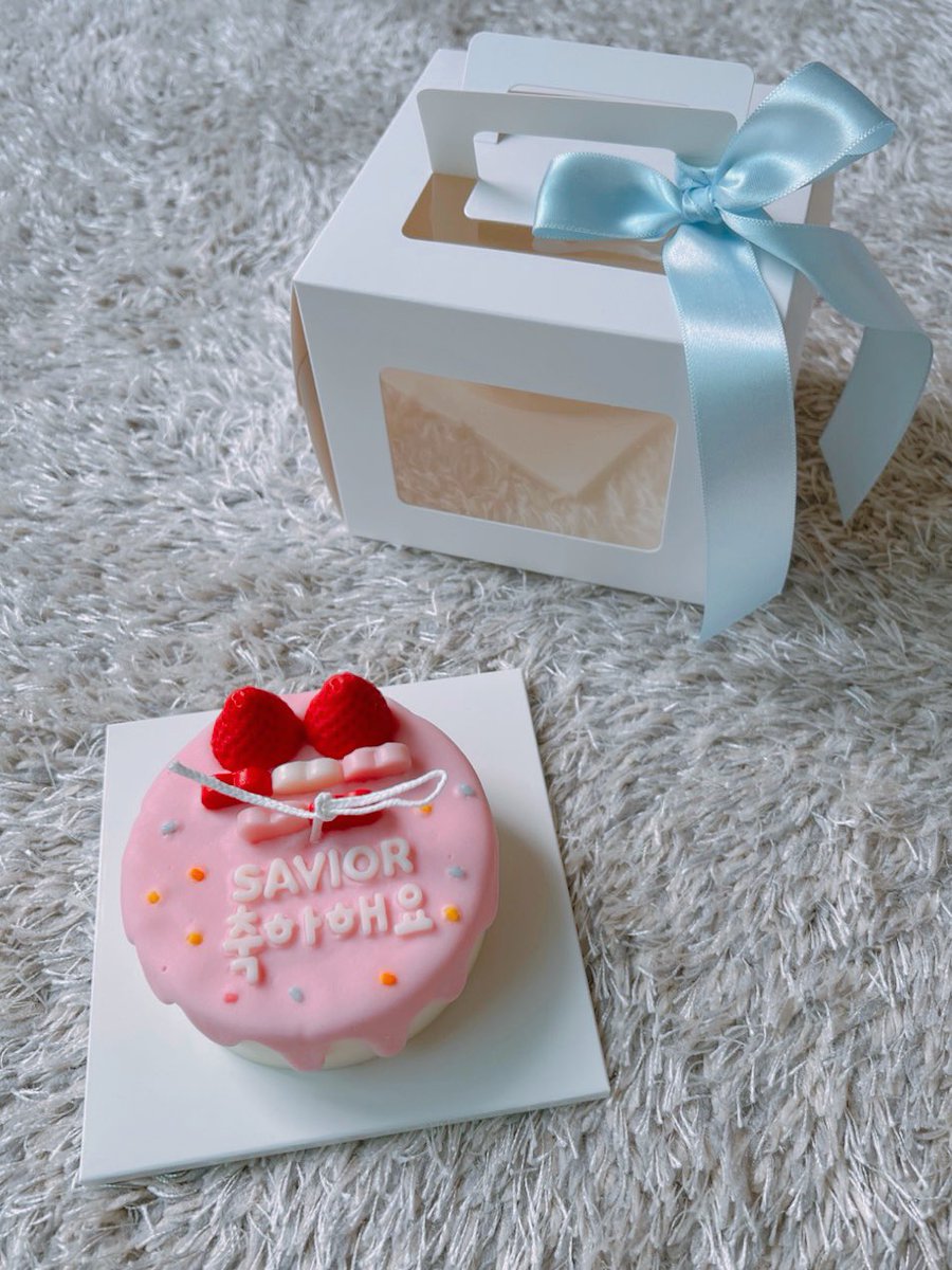 ifntfashion's tweet photo. 🌟Kim SungKyu Donation Support🌟
Today we were able to provide Lunch and Dinner to Sunggyu and the band! We also delivered the message book from donators &amp; a candle cake 🥰. 
Thank you to everyone who donated! https://t.co/YMURT8Etiq