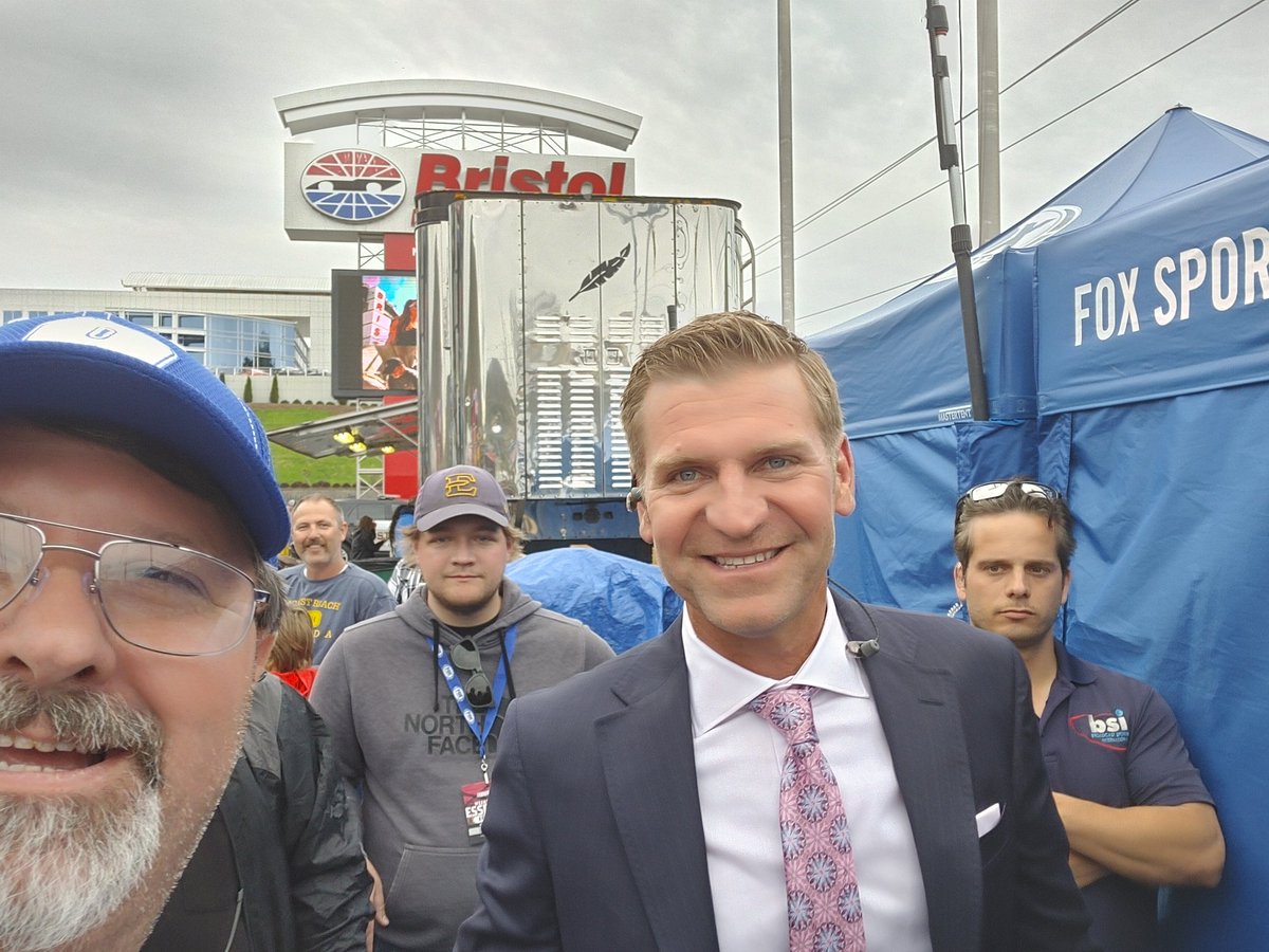 rdyeager's tweet photo. @ClintBowyer My first time to be at a Bristol race. I have been watching NASCAR for over 40 years and enjoyed the race but it just did not seem the same. I wouldn't go to another dirt race in the future. I think they should go back to the way it was. I really enjoyed seeing you at the tent. https://t.co/TfSXrOksid