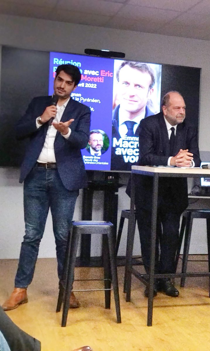 IsaMdeNoell's tweet photo. Belle réunion du Comité de soutien au Président de la République. https://t.co/eszF4KtUNn