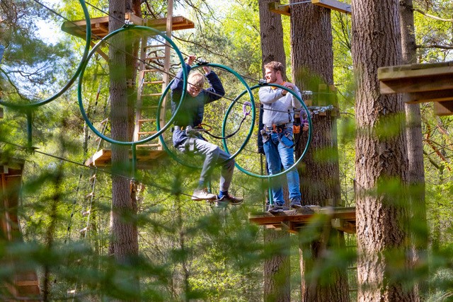 Vandaag hebben we de #Koningsspelen in het Klimbos gevierd. Er werd geklommen of gewandeld. Een actieve dag waarbij we elkaar op een andere manier hebben leren kennen in een nieuwe omgeving.