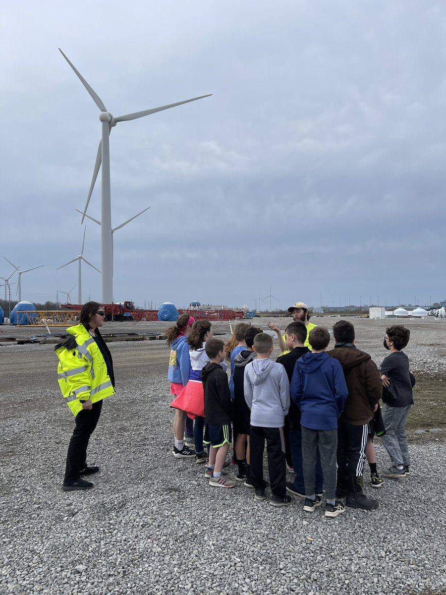 stemsters's tweet photo. Always exciting bringing my students to @oneenergywind for an amazing learning experience!  @VanBurenSchools #beablackknight #STEMeducation https://t.co/CUvgy8PdzU