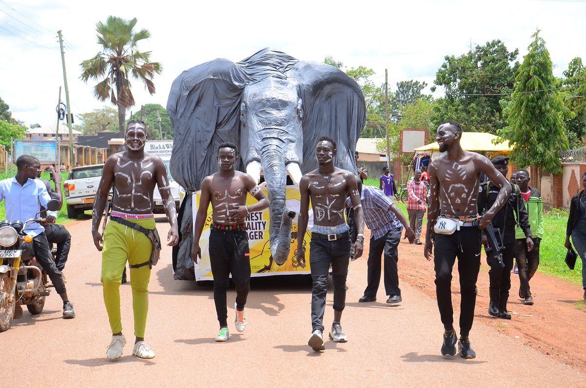 Samuel2Katta's tweet image. The Elephant 🐘 is here. @UgandaBreweries in conjunction with the Acholi kingdom have unveiled an elephant monument at the entrance of #gulucity. The 🐘 is the symbol for the chiefdom which also doubles at the symbol of #Tuskerlarger . Photos by @Samuel2Katta
