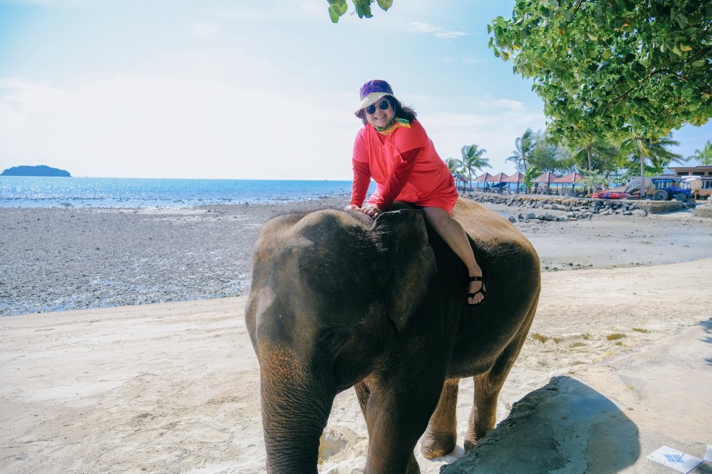 13TheFriday tweet media