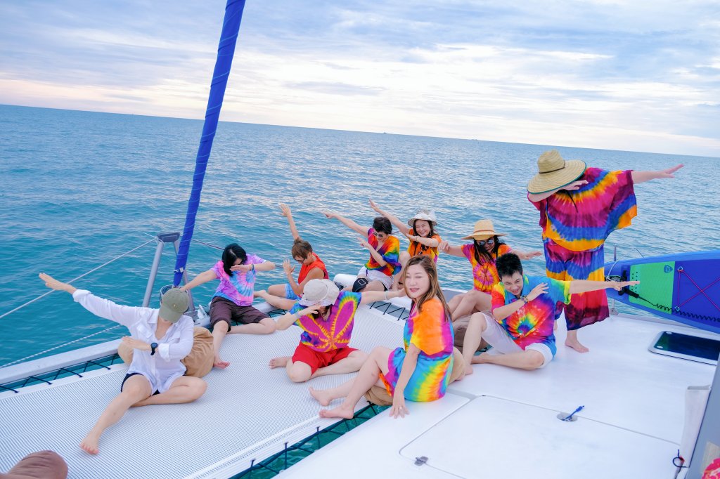 13TheFriday tweet media