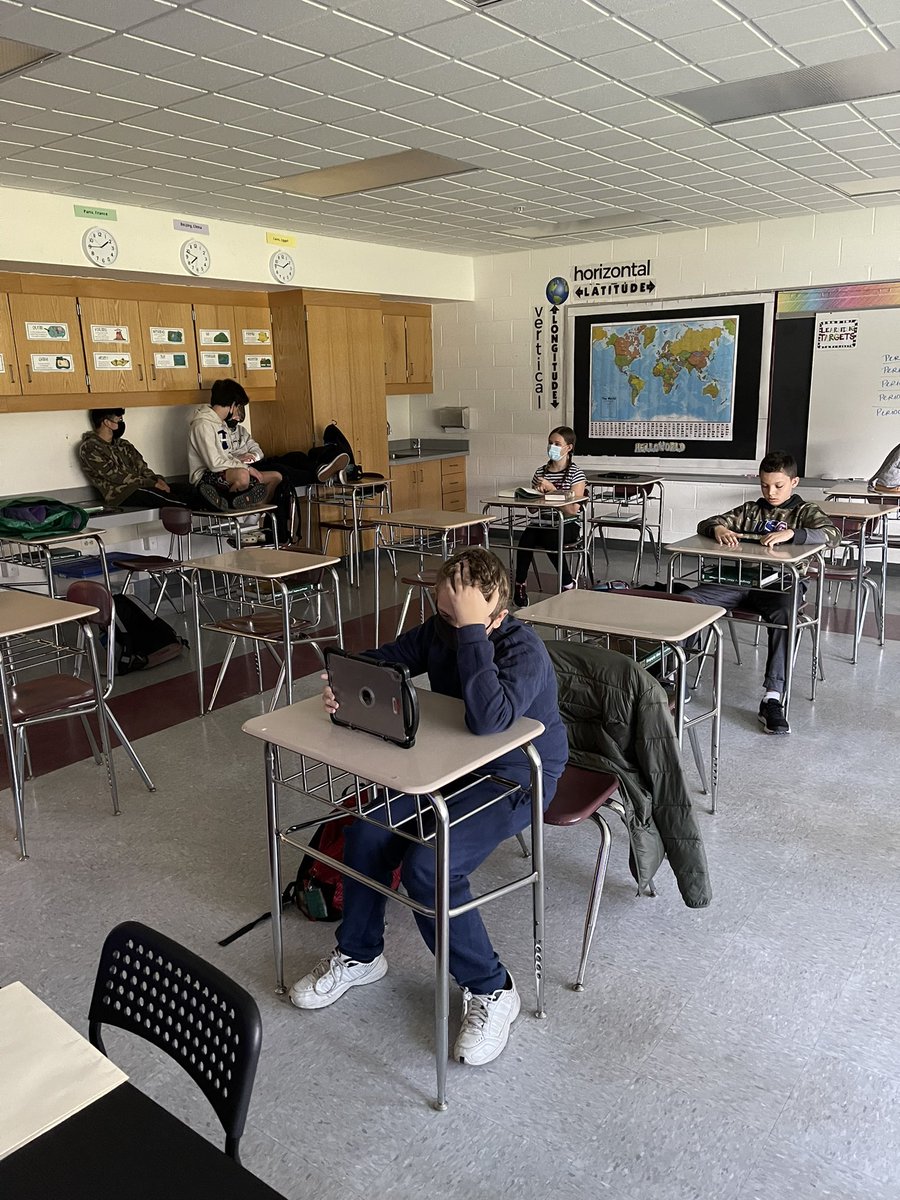 7Svms's tweet photo. In 7th grade we are celebrating Earth Day 🌎 by turning the lights off! #earthday #lightsoff @SauconValleyMS @JamesPDeegan @SauconSuper https://t.co/2mUWlLrGx4