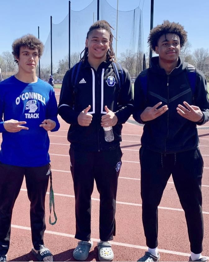 grant_kathya's tweet photo. Our 4x100 and 4x400 team is heading to @pennrelays @jay_g81  @CameronLee2023 @22duartealves_ @jaycrosby0 @mori0ng0 125th Penn Relay! Let’s go Knights! Enjoy the moment! You guys are going to do great. Proud! Can’t wait to see you run on this big stage. https://t.co/quJ9AiiMtl
