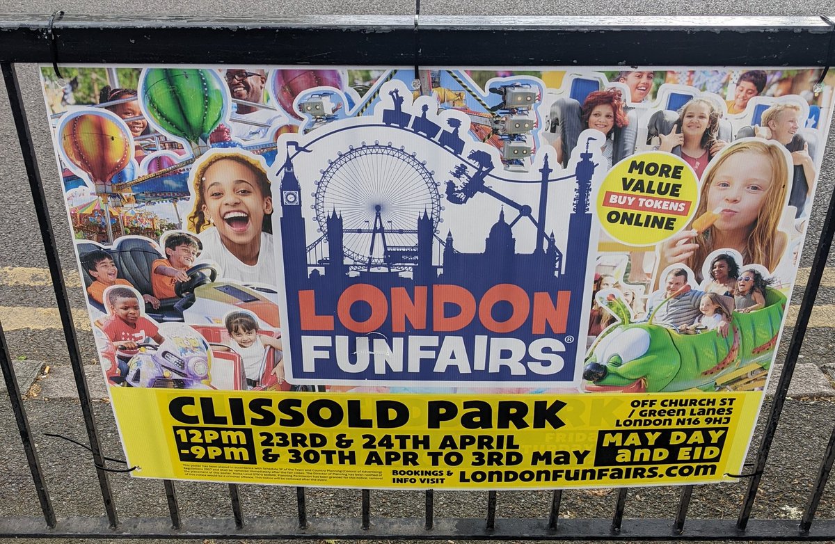 Funfair at Clissold Park this weekend #N16 #stokenewington #clissoldpark #stokey #funfair 🎠