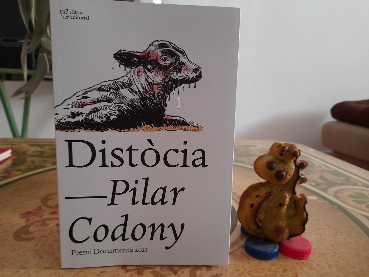 ANCDones's tweet photo. Demà se'ns farà curt... comencem avui!

Regaleu llibres, regaleu-vos llibres! Llibres d'autores i en català! 

Llegim #SantJordi22 #SantaJordina

"Geosmina" @CintaFarnos #LaMagrana

"Ruderals" #CaterinaPérez @GodallEdicions 

 "Distòcia" #PilarCodony @laltraedi 

#Quèllegim? https://t.co/uXlIL42MFA