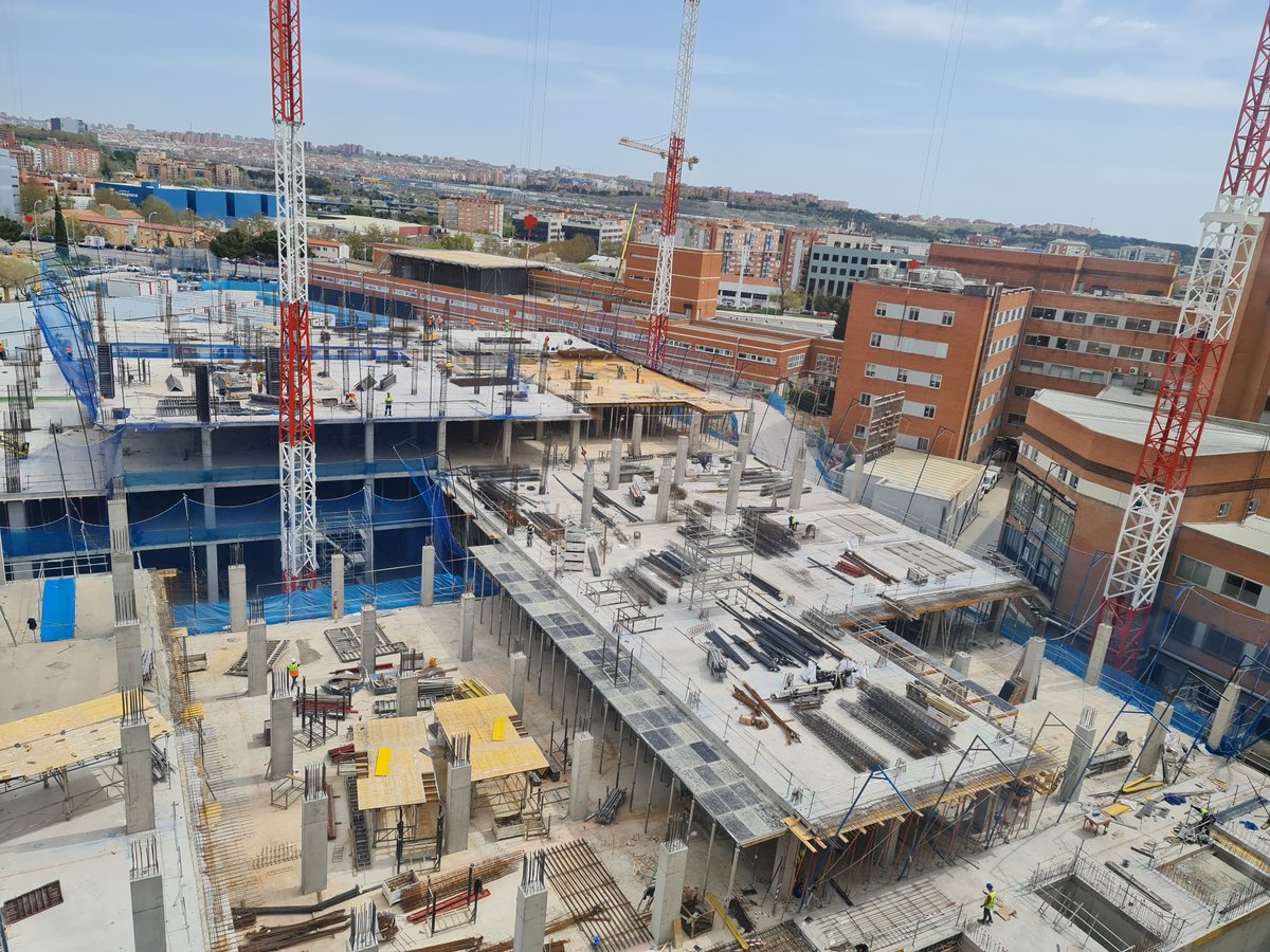 SaludMadrid's tweet photo. 🏥 Las obras del nuevo Edificio de Hospitalización del #Hospital12deOctubre avanzan a buen ritmo. A punto de finalizar la primera planta, ya ha comenzado la construcción de la 5ª altura https://t.co/KgIFO1EETu
