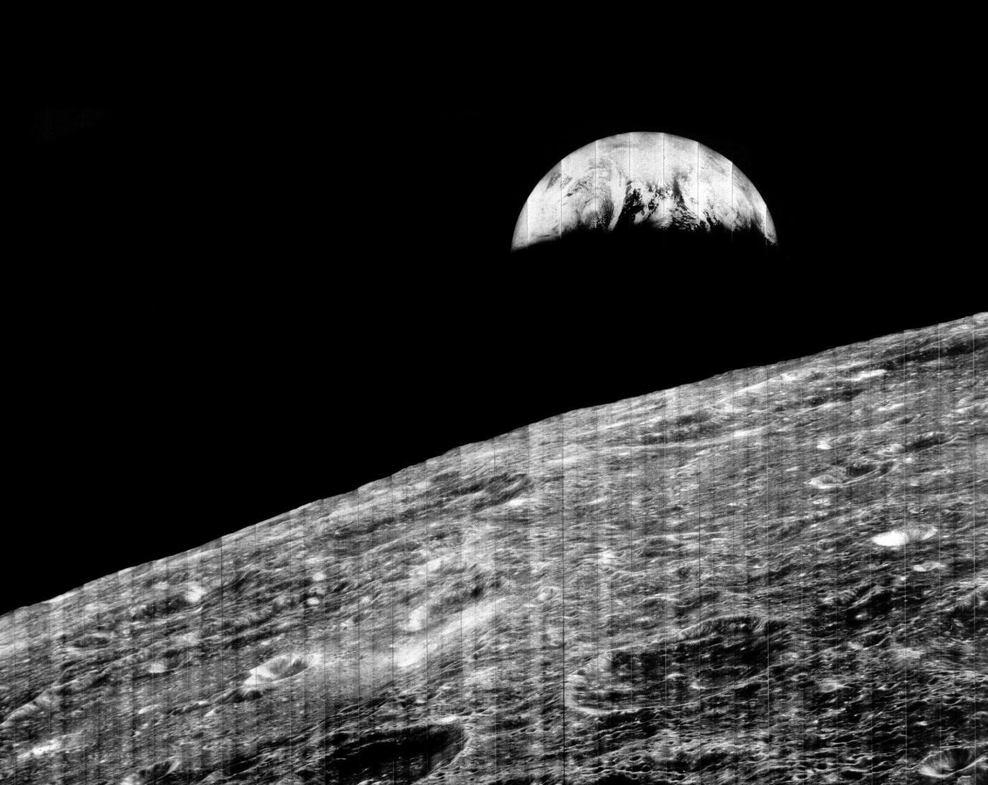 Снимок Луны с Лунар «Орбитер-2»