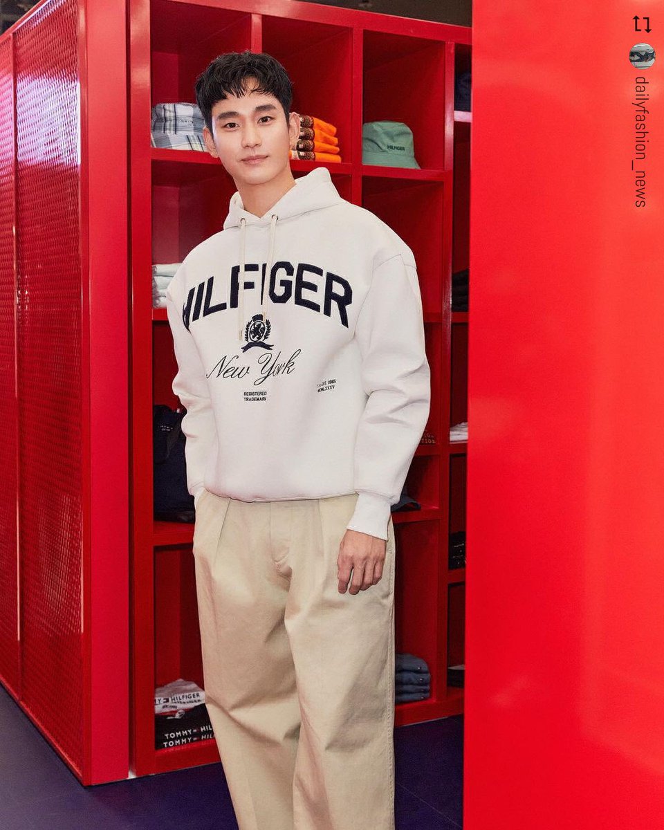chi_chi999's tweet photo. #repost @dailyfashion_news via @PhotoAroundApp
@TommyHilfiger
#광고 #NewPrep #타미힐피거 #Kimsoohyun #Joshua #Wendy #Shinjiyeon #김수현 #조슈아 #웬디 #신지연 #キムスヒョン https://t.co/YfNUA7KpeK