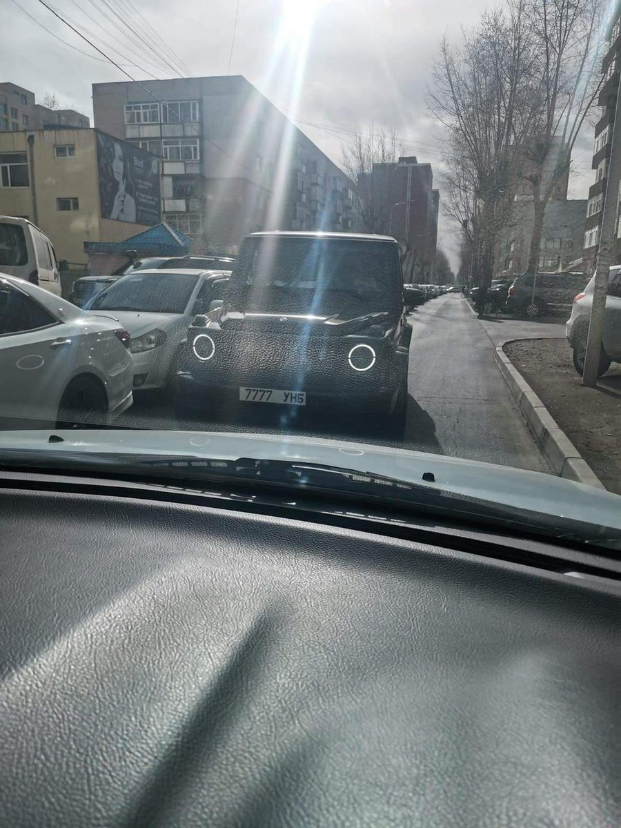 Орк гэж хөдөөний юм уу ядуу хүнийг хэлэхгүй зүгээр бусаддаа гайхамшигтай гай болж амьдардаг хүнийг л хэлнэ!