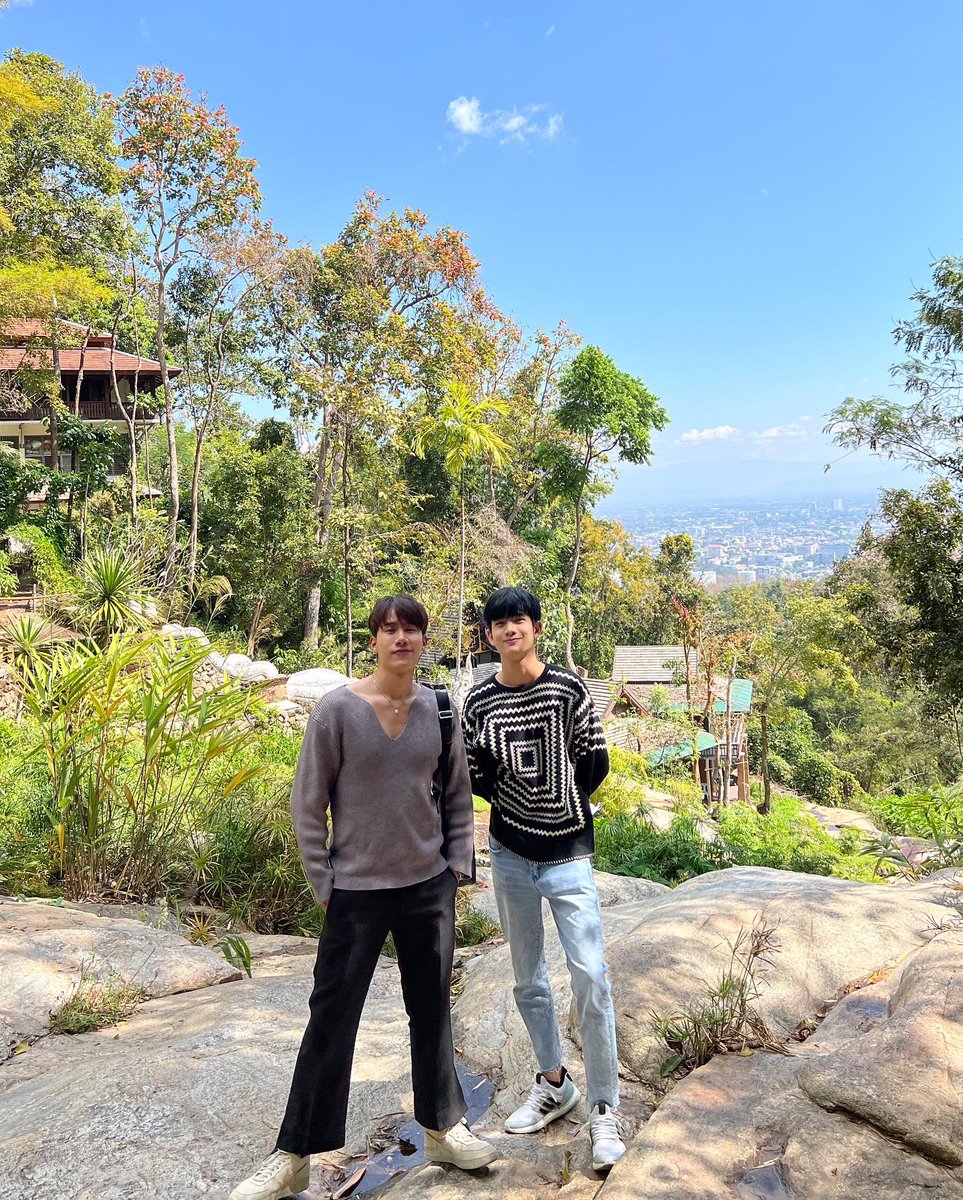 PutterPT1's tweet photo. ทำไมฟีลเหมือนเที่ยวกับพ่อเลย🤣 @octotul https://t.co/K7z9VlTpXv
