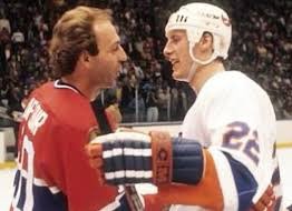 J’ai un petit moment de tristesse ce matin avec le décès d’un de mes idoles de jeunesse! Guy Lafleur était un joueur de hockey unique, authentique, passionné et sexy sur la glace avec ses cheveux aux vents. 
Salut Guy, tu as marqué le cœur de million de Québécois ! 
#GuyLafleur