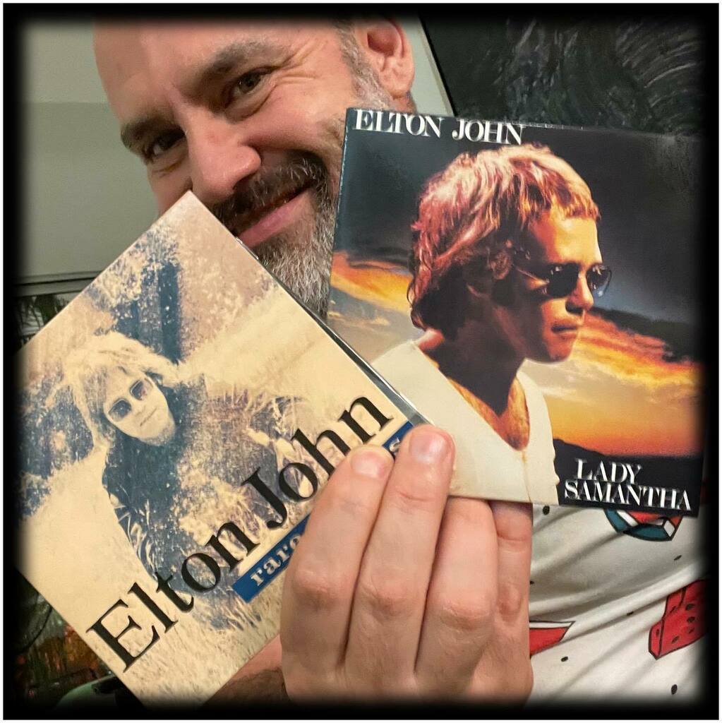 vinylLOVER70's tweet image. #EltonJohn - Rare Masters, 1992 #Elton @eltonjohn on vinyl replica on #HMCD

Record Store Day tomorrow, CDs today. 

Playing this rare issue of Elton songs from very early in his career because I almost wet myself when I saw the 3 CD plus Blu Ray super deluxe edition of Madm…