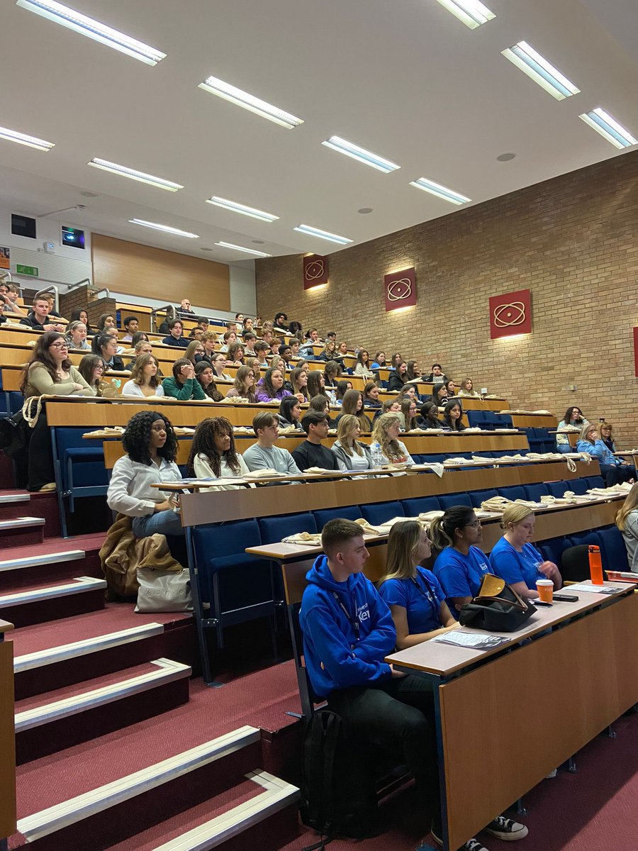 RodingValleyHS's tweet photo. Year 12 are visiting the University of Kent today. They are finding out about the courses on offer and campus life  👩‍🎓 👨‍🎓  #beyond18 #aspiration #UniversityofKent #KentUni #UniLife #Degree #Undergraduate #PostGraduate https://t.co/BKbKyCkBq1