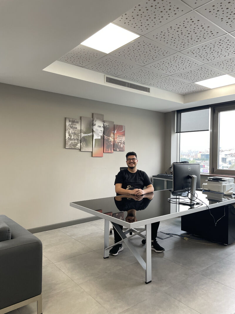 Ekibimizin en genci #Smartokul öğrencilerimizden Eray Bulut'a, CTO’muz Bora Bolelli yerini emanet etti.

Gelecek bugün ve yarın Smartiks’de 🤝

#smartiks