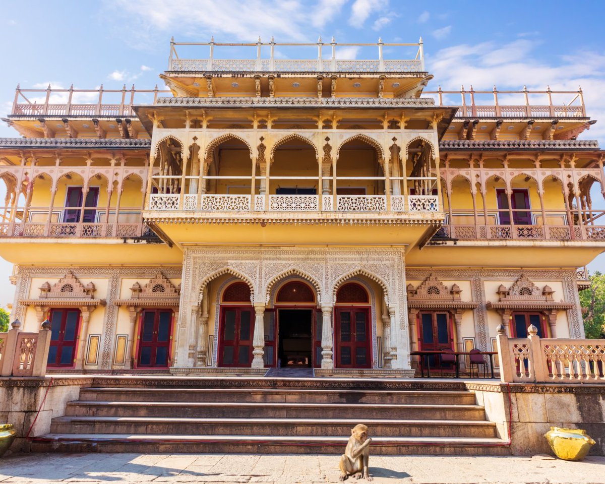 JprCityPalace's tweet photo. Built by Maharaja Sawai Madho Singh II, the glorious  #MubarakMahal literally translates as the 'auspicious palace'. 

A visit to #TheCityPalaceJaipur to  explore it's magnificence will help you understand why! 

#ThingsToDoInJaipur https://t.co/7bOk1hgSxx