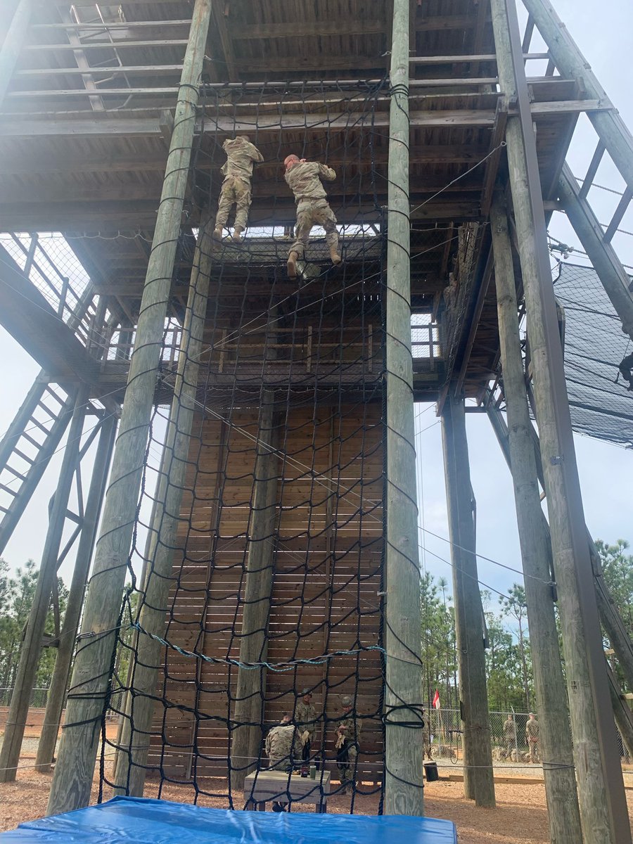 Troop2nd's tweet photo. Thunderbolt Tower! Rope bridges, cargo ladders, and rappelling. Confidence tower is a staple in BCT and universal for every Soldier entering service, that doesn’t make it easier. Assassin is one step closer to graduation in 2 weeks!
#19DOSUT
#intheshadows
#lionscoverthefront https://t.co/vp49vxYO1M