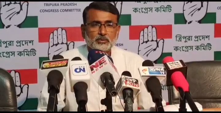 INCTripura's tweet photo. সাপ্তাহিক কর্মসূচি অনুযায়ী আজ,ত্রিপুরা প্রদেশ কংগ্রেস ভবনে  জননেতা আশীষ কুমার সাহার উপস্থিতিতে এক সাংবাদিক সম্মেলনের মাধ্যমে ত্রিপুরা প্রদেশ কংগ্রেস কমিটির বিভিন্ন সাংগঠনিক এবং দলীয় কর্মসূচি তুলে ধরা হয়।
.
.
.
@SudipRoyBarman1 @drajoykumar @szarita @BirajitSinhaINC https://t.co/iCUciimwWC