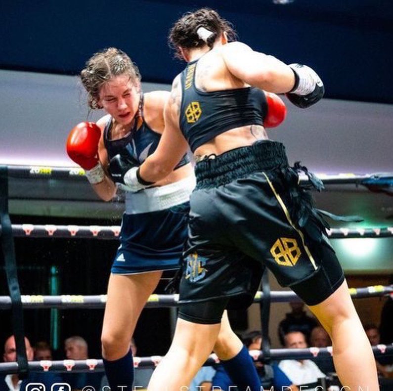 Week today “She’s Back”
<a href="/ravenchapman01/">Raven Chapman</a> makes her @frankwarren_tv debut live on <a href="/BTSportBoxing/">Boxing on TNT</a> she fights another undefeated fighter rated #No1 in Italy Nadia Flalhi #TheOmen is coming #Boxing