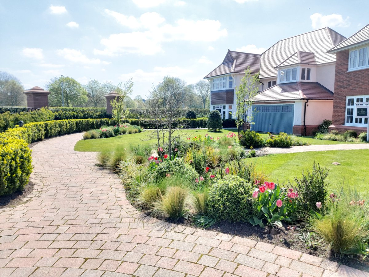 Beautiful Spring colours currently on show at Redrow Homes Wrexham Road development. 

Regular visits from our dedicated landscape professionals ensure exterior spaces are well presented, no matter what the season. 

#landscapeprofessionals