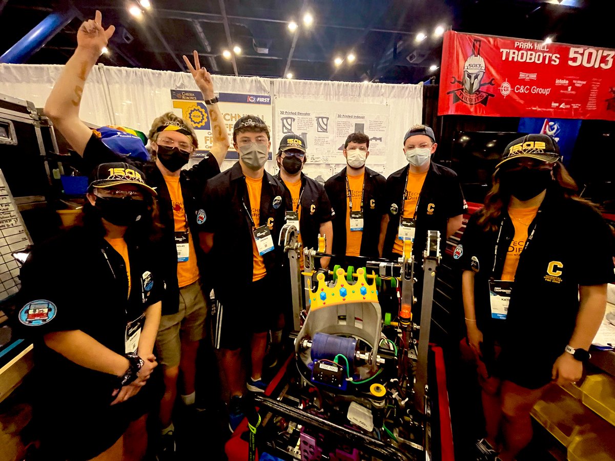 ChelseaRobots's tweet image. Good morning. Day 3 at #FIRSTChamp in Houston. It’s tiara Friday and Drive Team and bot is extra sparkly! Good luck fellow teams! @FRCTeams @FIRSTweets @ChelseaSchools #Rapidreact #omgrobots @RoboZoneShow