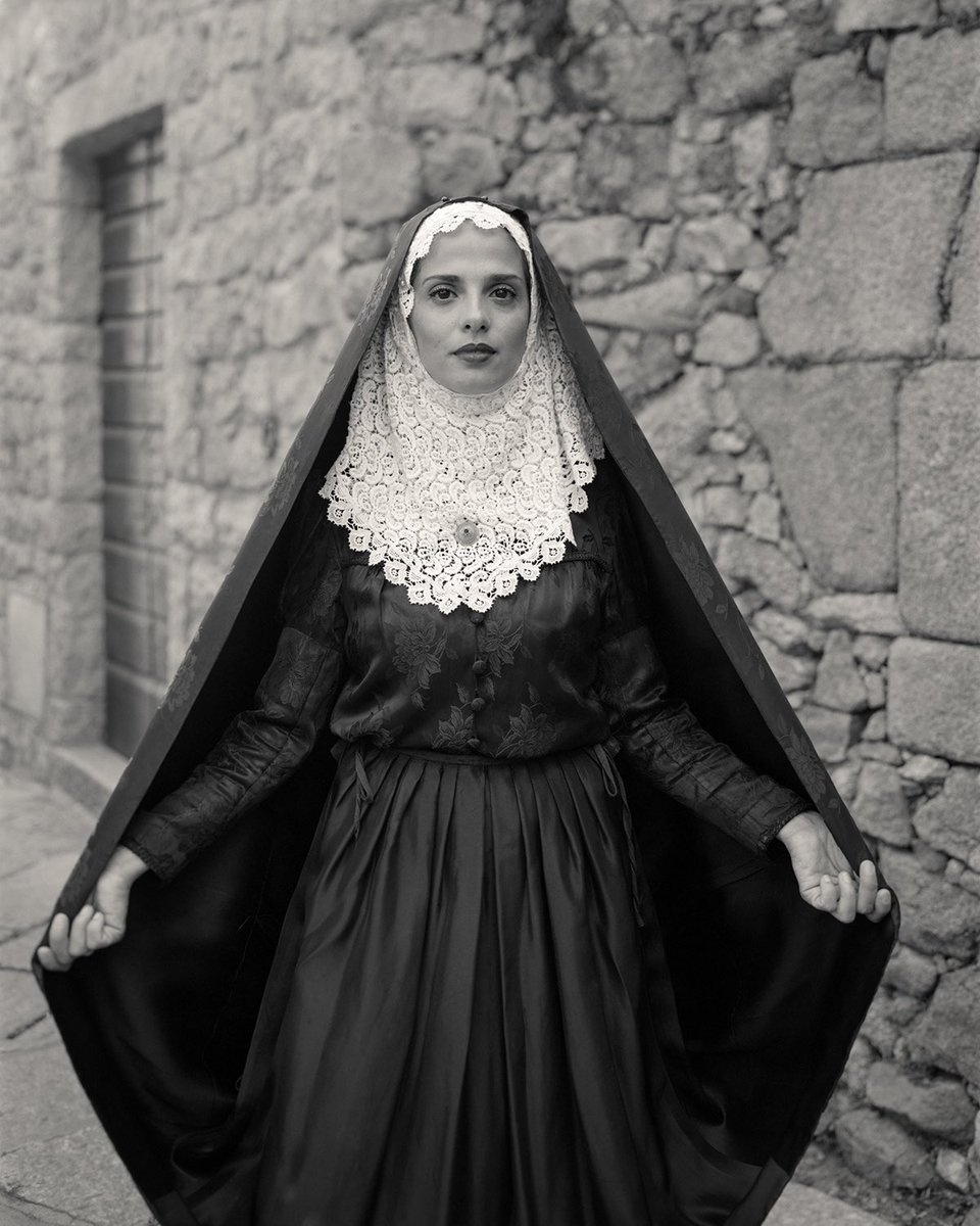 THANK YOU ⭐️ to everyone who has supported my new book ‘Gli Isolani’ (The Islanders). The book is available to pre-order at a special price, for a few more days, via Kickstarter.

Link in bio above 💫👆🏻