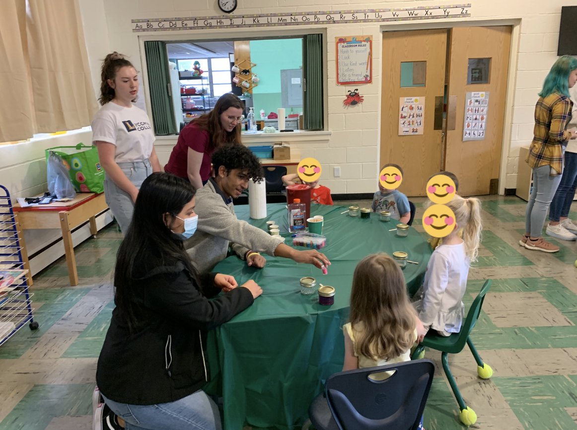 lycoMindfulU's tweet photo. Yesterday, @lycoMindfulU visited a local preschool to talk about emotions &amp; calming strategies. After reading, "Little Monkey Calms Down," FYS students led preschoolers through mindfully eating a Hershey's Kiss, creating a mind jar, and animal yoga. Such fun! 🍎@LycomingCollege https://t.co/jdFeEK3tUk