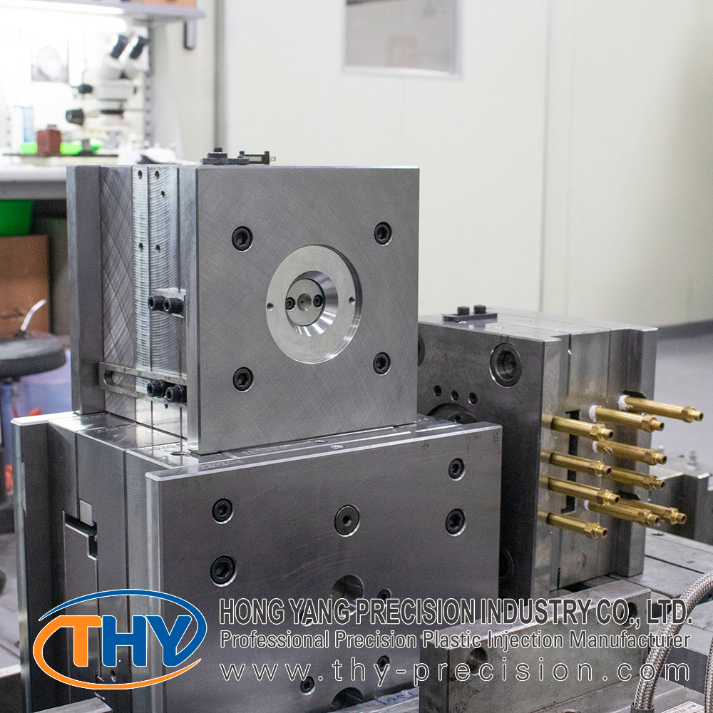 HongYangThy's tweet photo. Mold manufacturing and assembly is a very complicated production process, and there are lots of factors affected in the design or manufacturing process of the mold and it will affect the quality of the product eventually. https://t.co/atJr9mJukF