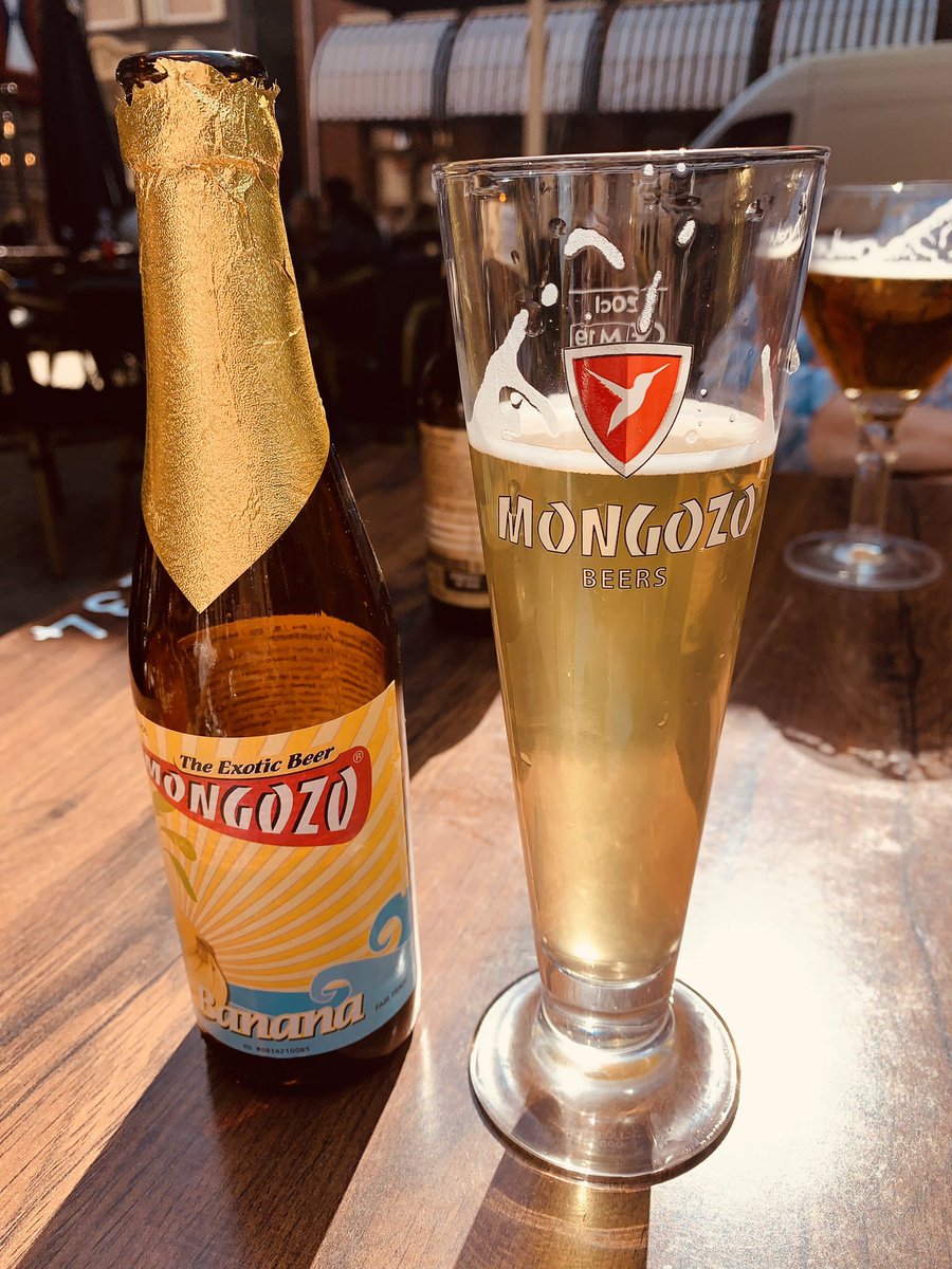 lucabas's tweet photo. Deze rakker smaakt op het terras nóg beter. ☀️ #Mongozo https://t.co/jnZKWONhS6