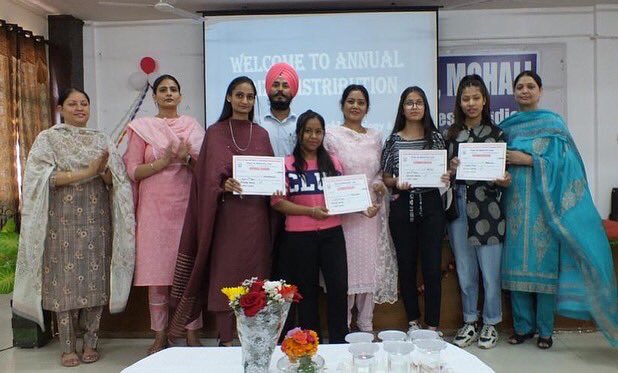 KhalsaMohali's tweet photo. Khalsa college mohali organised prize distribution. Ms. Rupinder kaur(Asst director chd state of punjab and mohali) was a chief guest of the event.
#annualfunction2022 #prizedistribution #sportswinner #khalsacollegemohali https://t.co/merb1uL8bT