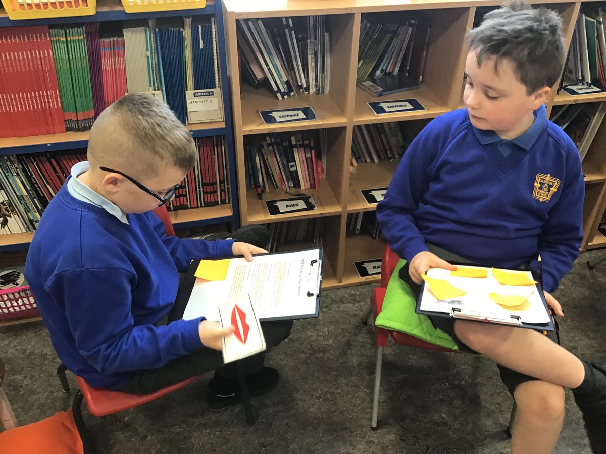 Caldercuilt's tweet photo. P5 learners busy taking notes to share information as experts. ๐๐ฃ #cpsloveslearning #grouptalk @litforalllb https://t.co/P3MCYuBEZe