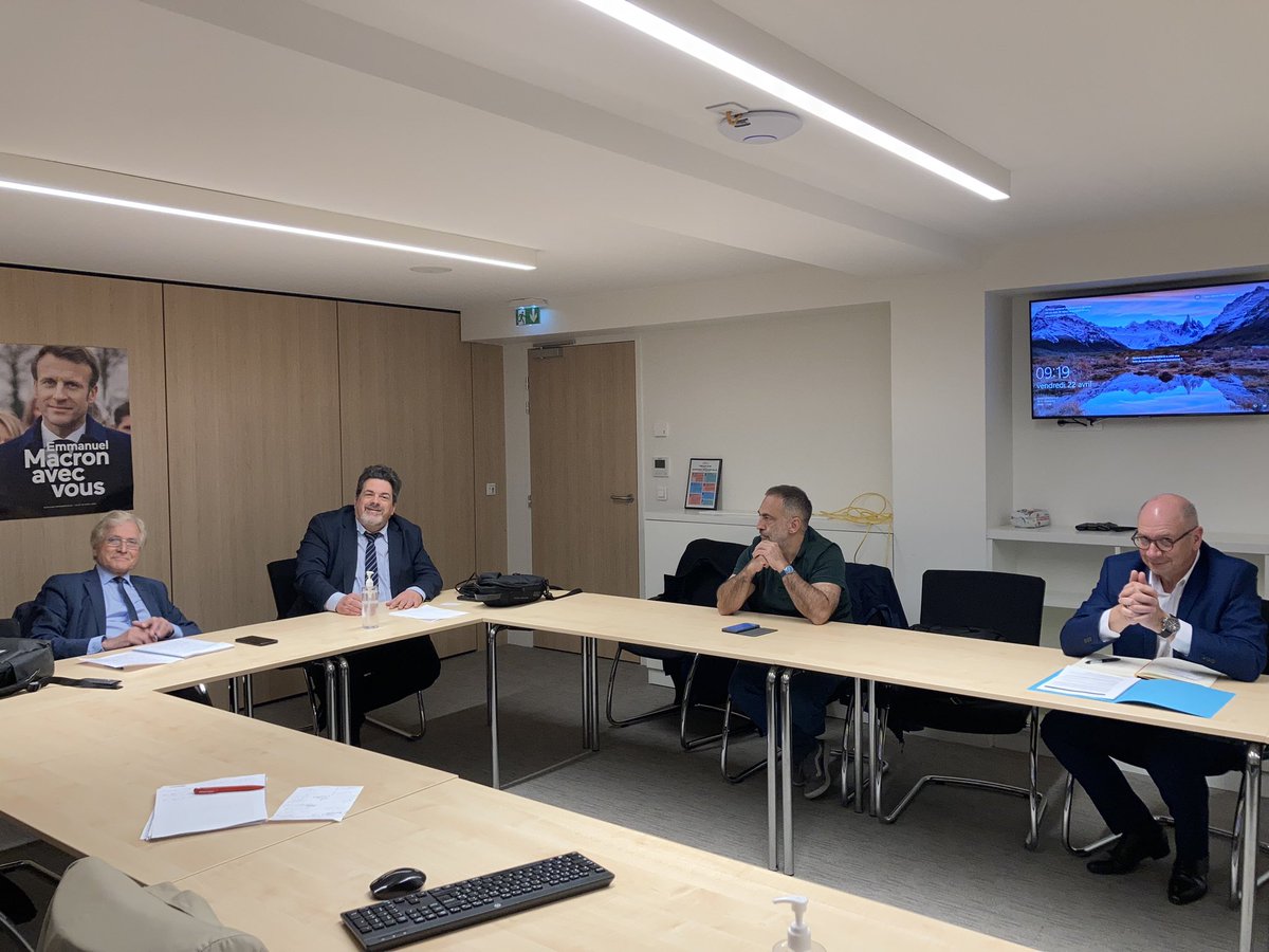 Guerin_Serge's tweet photo. Rencontre au siège @enmarchefr dans le cadre campagne @enmarchefr : Les #transitions #énergétiques et démographiques bases du prochains quinquennat. L’#adaptation des #logements au cœur de la réussite des #planifications #écologiques #sociales #territoriales et #démographiques ! https://t.co/6T0693G1Bq