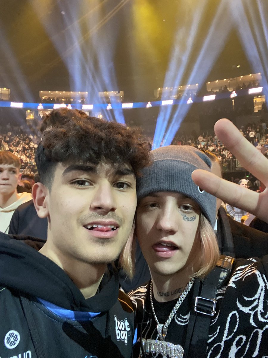 Berki 👟🔌 tweet media