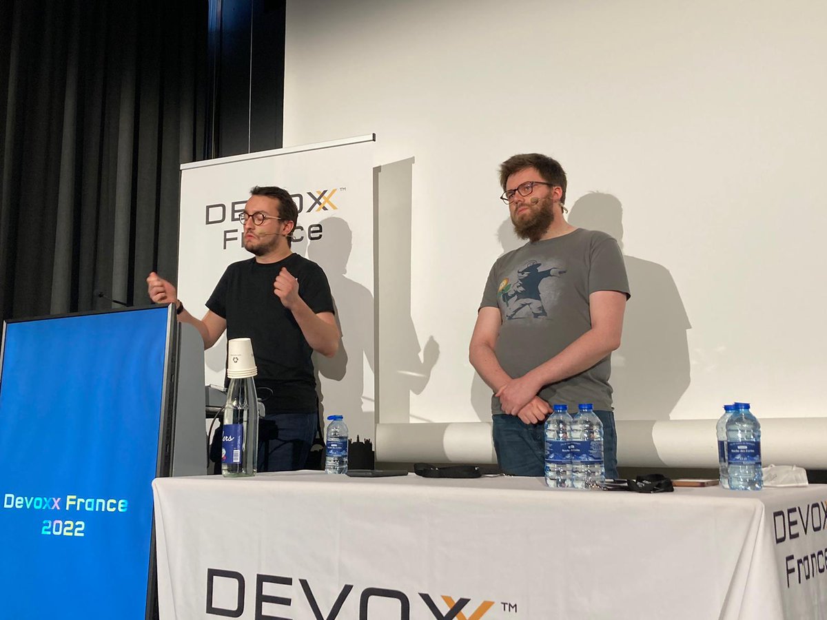 AXAJobs_fr's tweet photo. "Le TDD n'est pas simplement une bonne stratégie de #test. C'est la meilleure stratégie de développement basée sur des exemples exprimés sous forme de test". 
💬 @JLouPiote &amp; @j7n__ à #DevoxxFR 

#OneAXA #AXAGuildeDev https://t.co/8ZCQPl4yvy