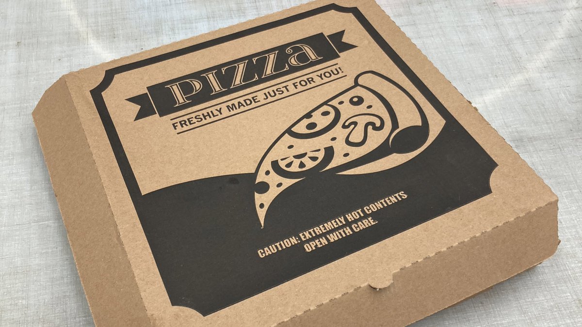 ZoeJDesign's tweet photo. Ordered pizza for my birthday at work and it was the other design I did!! https://t.co/SovnNzmf42