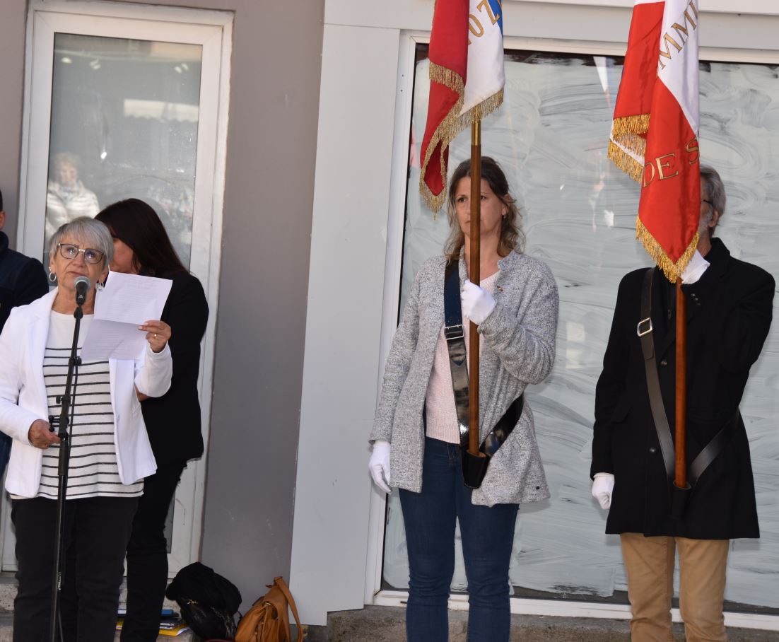 Prefet_48's tweet photo. 🇫🇷 Lecture du message national de #FNDIRP #FMD, #UNADIF-FNDIR par Dany Rouveyre présidente de l’ANACR48 à la mémoire des victimes et des héros de la Déportation
✔️Hommage solennel pour poursuivre leur combat et défendre les valeurs qu’ils ont portées https://t.co/EgPxgJs1hs
