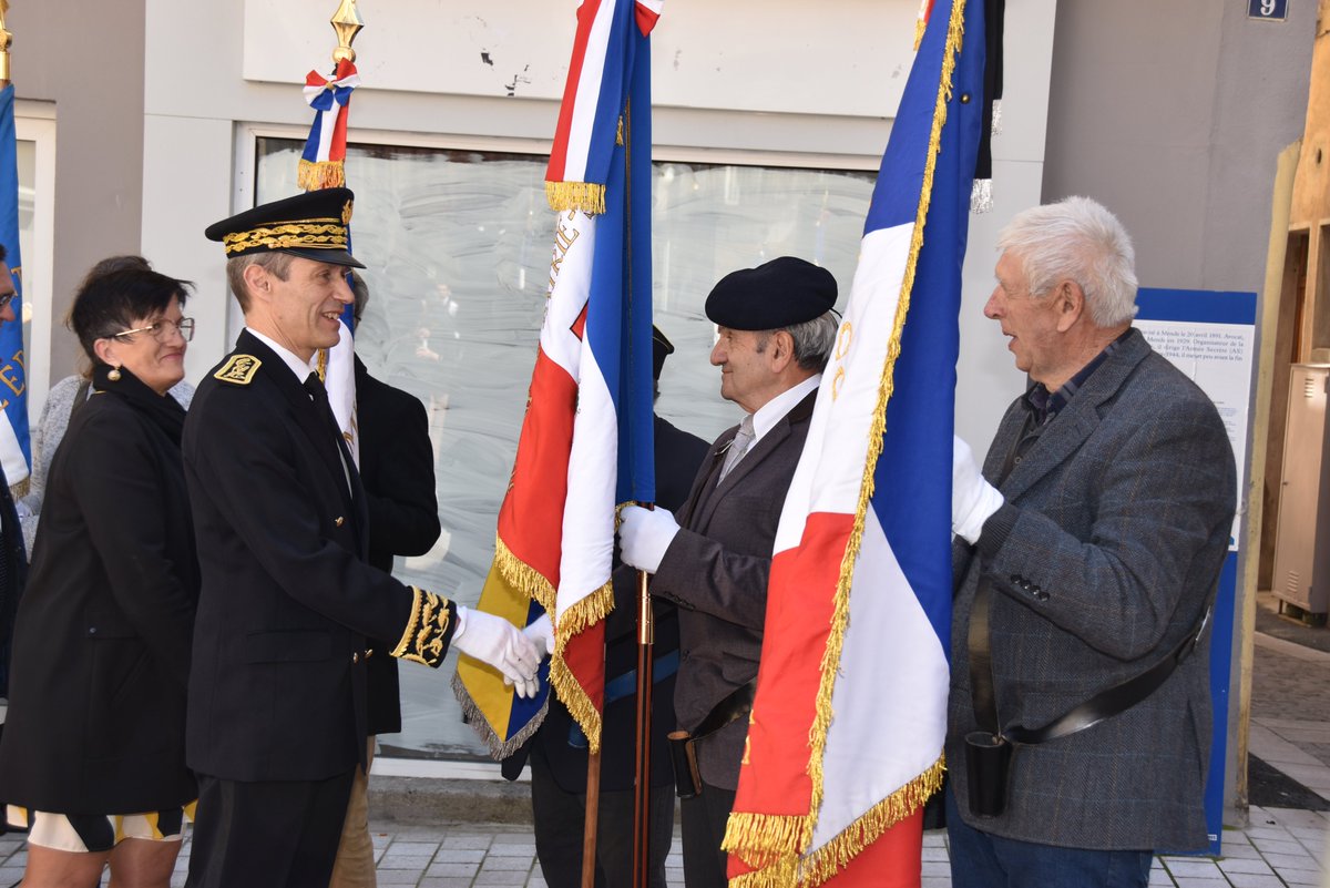 Prefet_48's tweet photo. 🇫🇷 Lecture du message national de #FNDIRP #FMD, #UNADIF-FNDIR par Dany Rouveyre présidente de l’ANACR48 à la mémoire des victimes et des héros de la Déportation
✔️Hommage solennel pour poursuivre leur combat et défendre les valeurs qu’ils ont portées https://t.co/EgPxgJs1hs