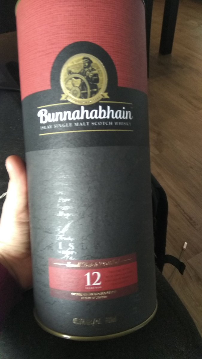 d0m89's tweet photo. @Odin_FK Mein Lieblingswhiskey ist dabei 😍 https://t.co/L7GsoA9jLq