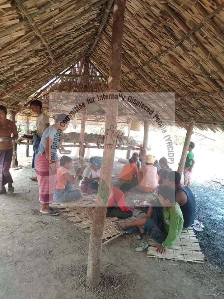 Chanapai247's tweet photo. YRCIDP announcement stated that it's been over 10,000 internally displaced people in #Yaw area who evacuated their villages due to Myanmar military's war crimes. Currently, they are in dire need of food and medical supplies as the number of IDP can probably  rise.
#2022Apr22Coup https://t.co/lrnqvqsZHT
