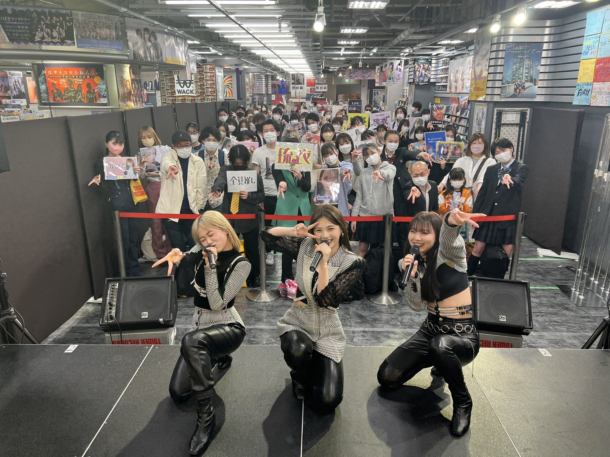 FQ8z2J0akAEzqyo?format=jpg&name=large